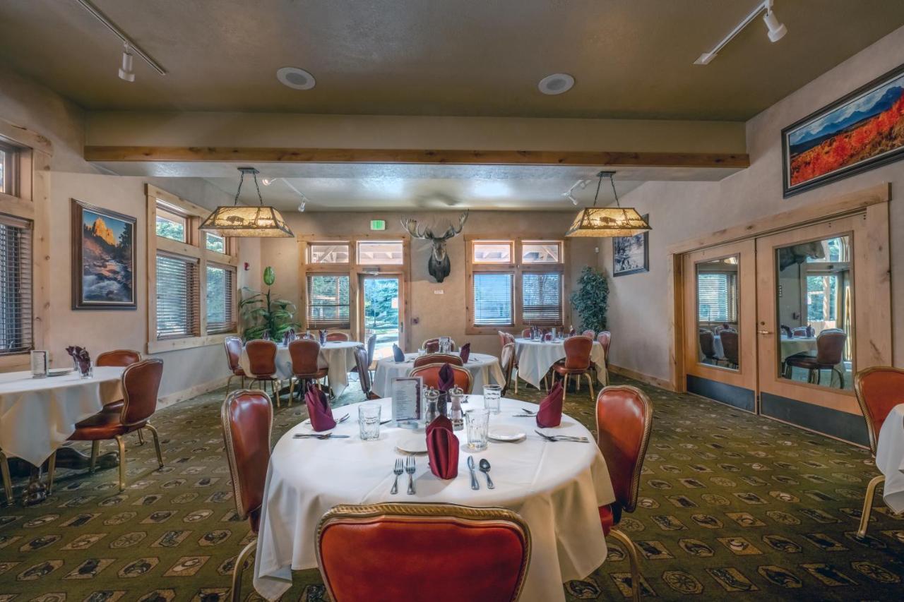 Flying Saddle Resort And Steak House Alpine Exterior photo