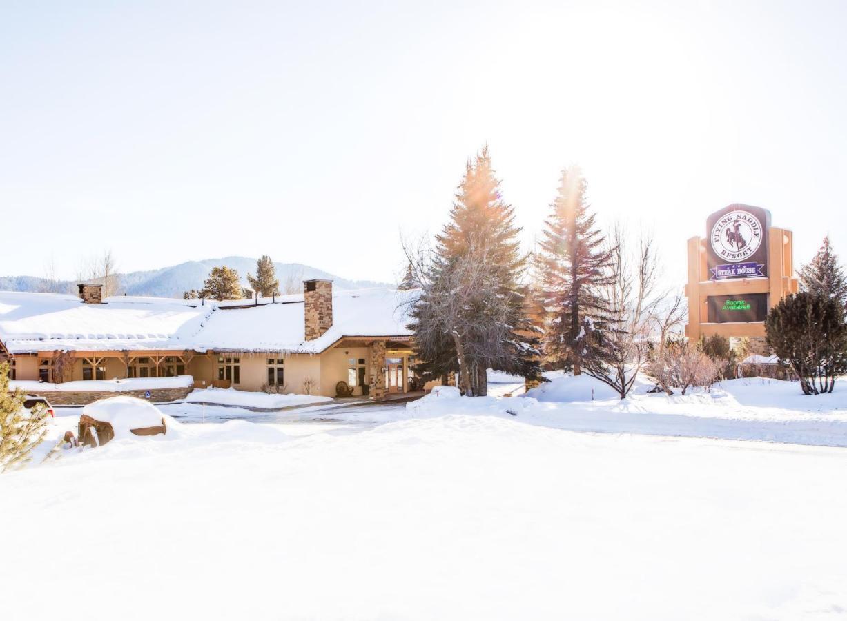 Flying Saddle Resort And Steak House Alpine Exterior photo