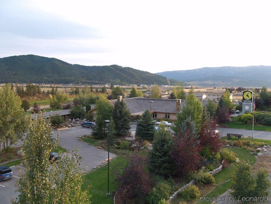 Flying Saddle Resort And Steak House Alpine Exterior photo
