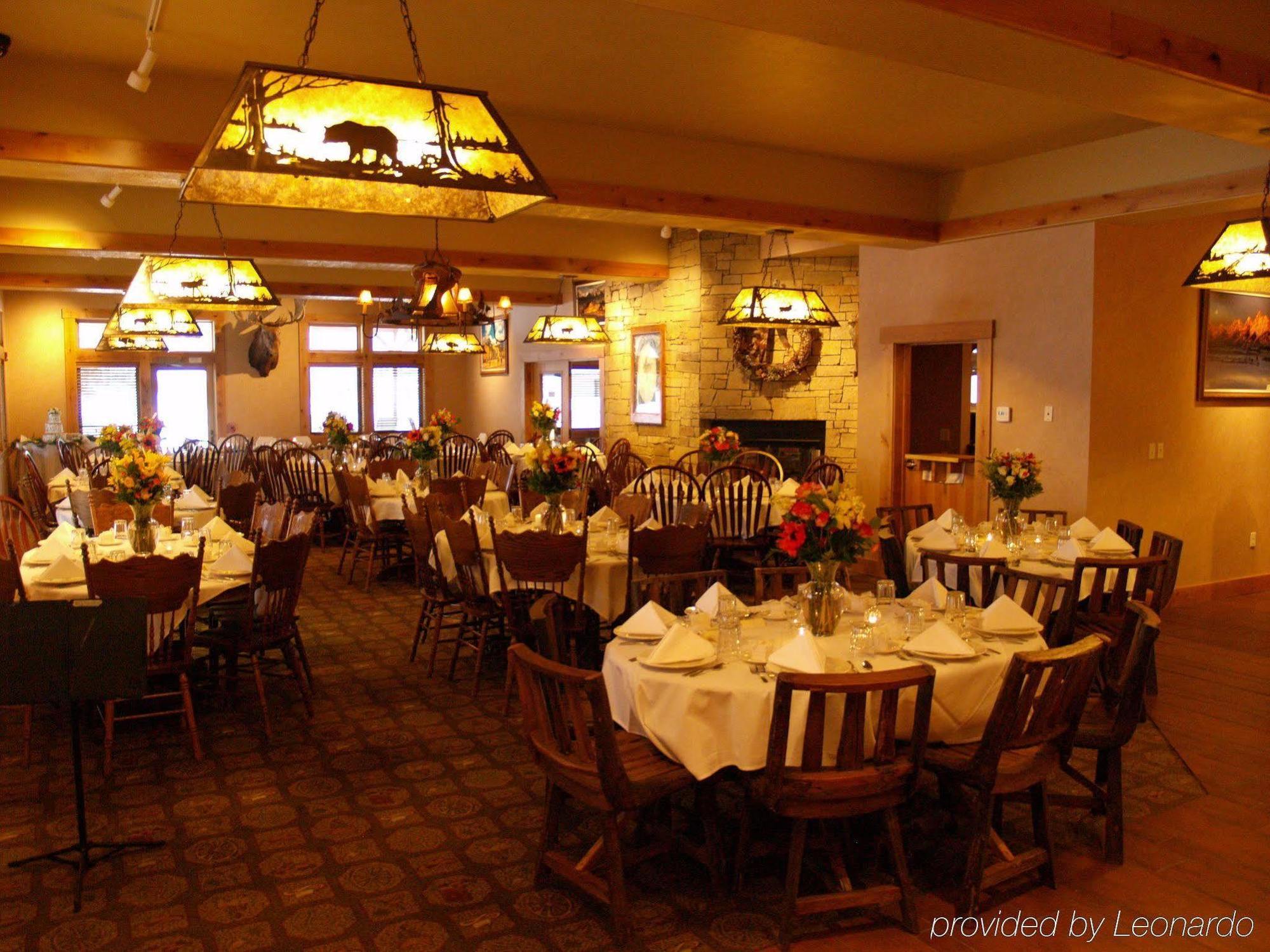 Flying Saddle Resort And Steak House Alpine Exterior photo